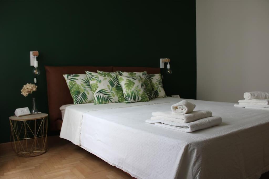 Casa Sivori Sul Lago Di Garda Con Ampio Giardino Desenzano del Garda Kültér fotó